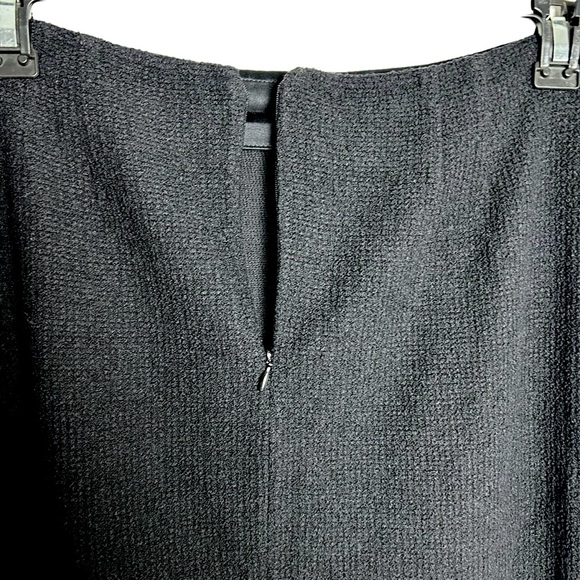 St John Black Leather side button Bellow Knee Knit Skirt EUC SZ16 - Picture 5 of 7